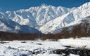 松川大橋より望む冬の五竜岳